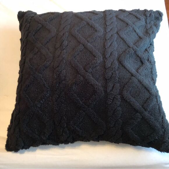 WHO KNOWS - ONE Throw Pillow w/NEW Cover. Cable Knit Pattern Polyester - Picture 3 of 7